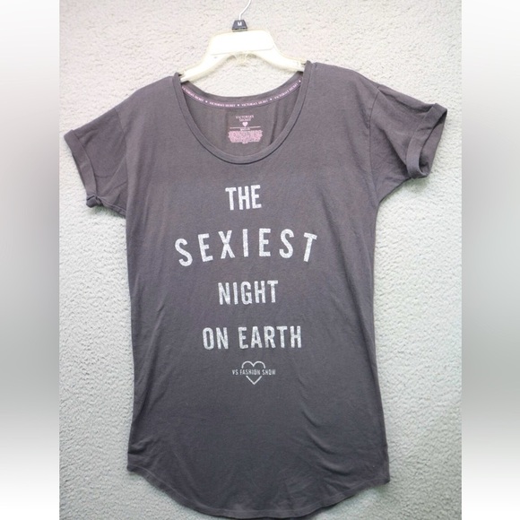 Victoria's Secret Fashion show “ The Sexiest Night on Earth" Sleepshirt-Size M - Picture 1 of 7